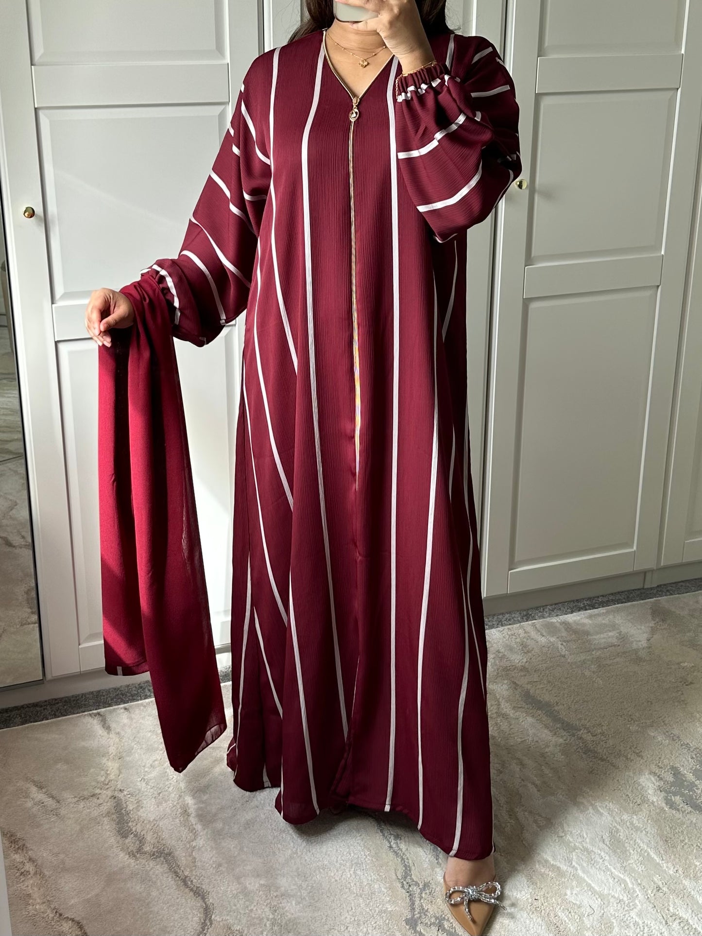 Eisha Zipped Abaya in Red