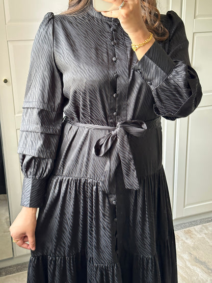 Riya tiered buttoned dress